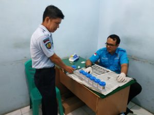 PENANDATANGANAN PAKTA INTEGRITAS KEPADA PETUGAS RUTAN KELAS II B TAPAKTUAN